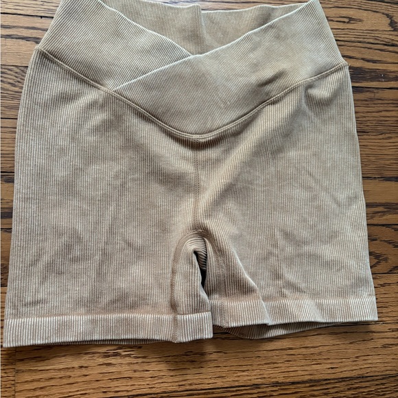 JoyLab Tan Ribbed Shorts Set - Picture 2 of 5